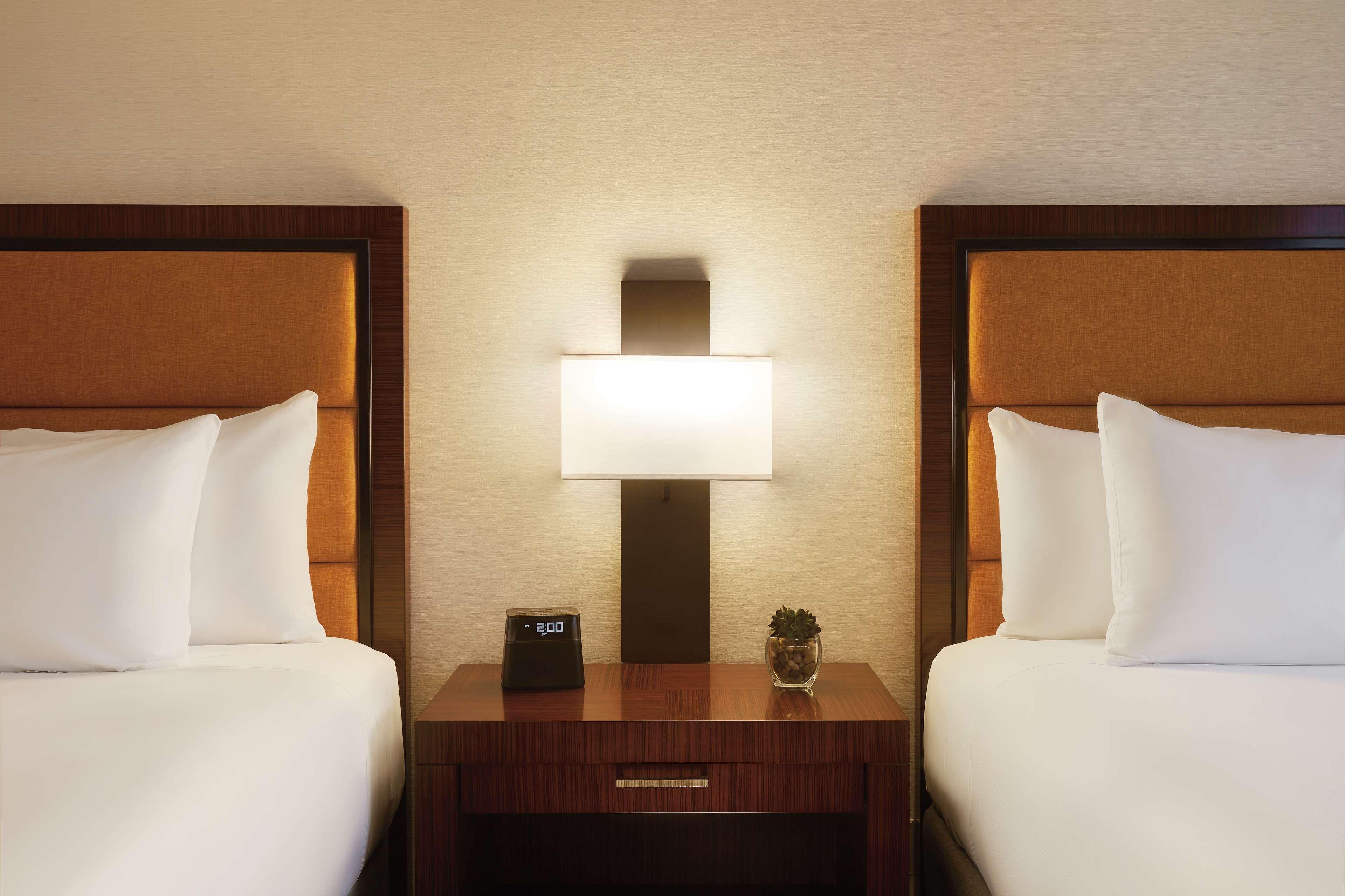 Hyatt Regency Phoenix Downtown - No Destination Fees Kültér fotó